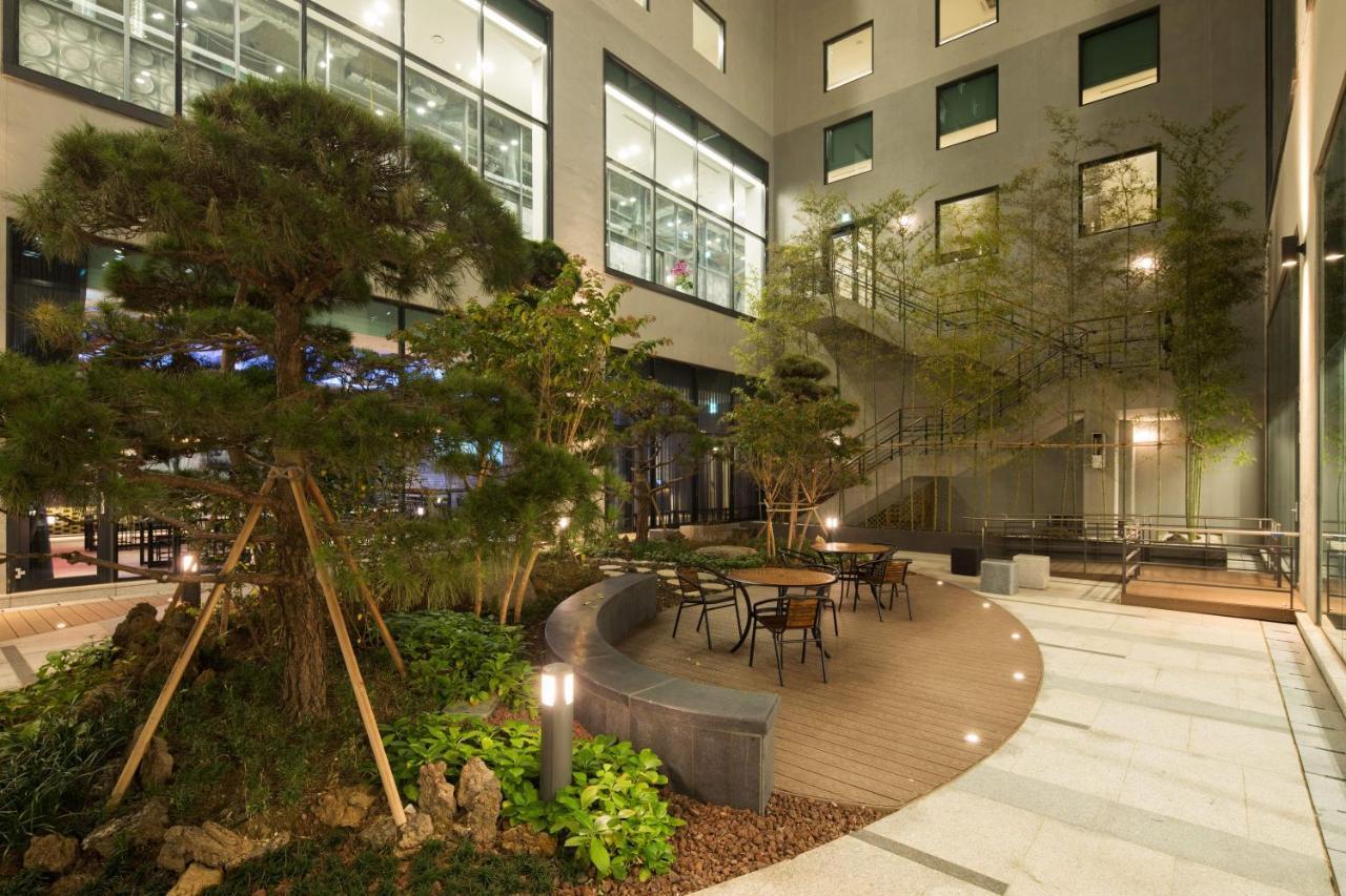 Orakai Cheonggyesan Hotel, BW Premier Collection سيول المظهر الخارجي الصورة