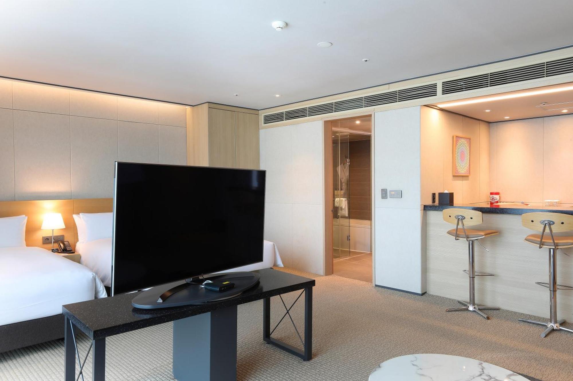 Orakai Cheonggyesan Hotel, BW Premier Collection سيول المظهر الخارجي الصورة