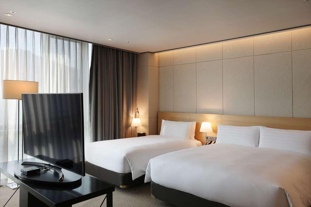 Orakai Cheonggyesan Hotel, BW Premier Collection سيول الغرفة الصورة