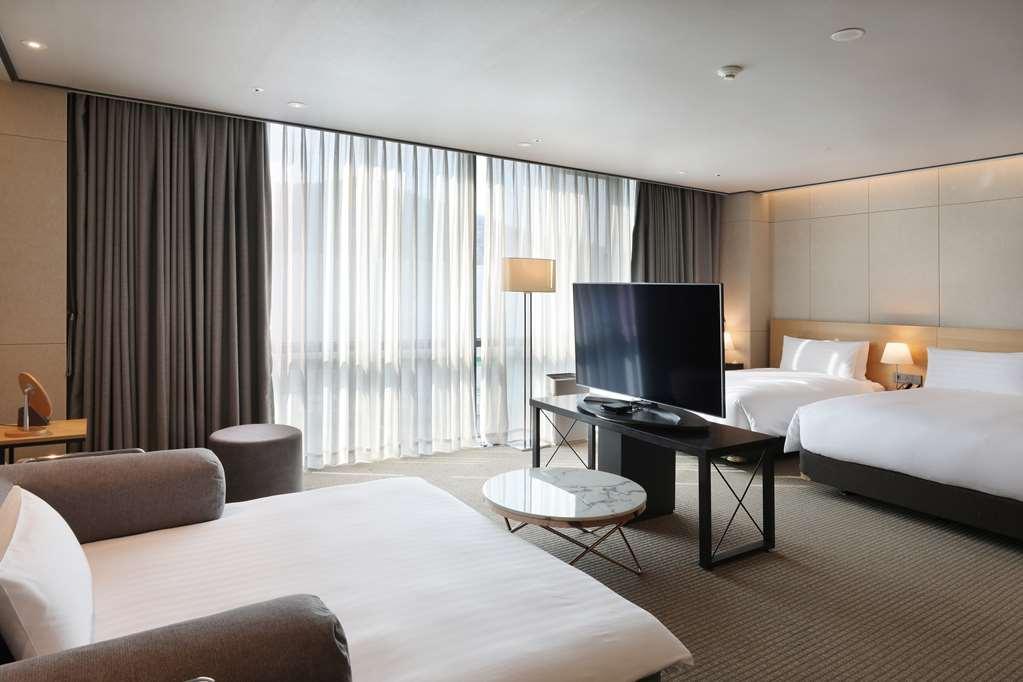 Orakai Cheonggyesan Hotel, BW Premier Collection سيول الغرفة الصورة
